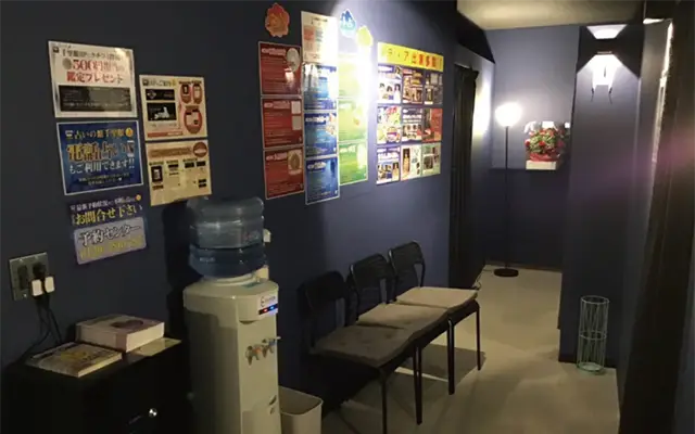千里眼 甲府駅前店の店内