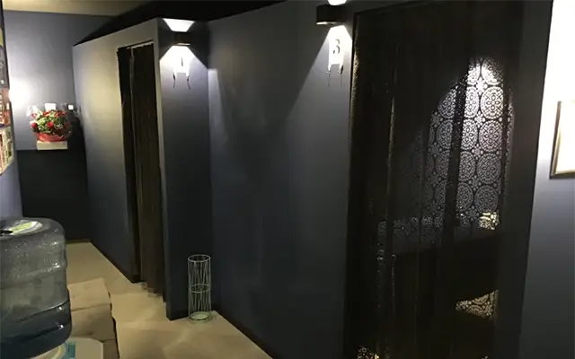 千里眼 甲府駅前店の店内