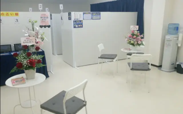 千里眼 盛岡大通店の店内