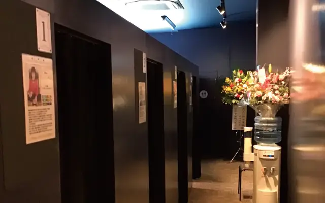 千里眼 長崎浜町店の店内