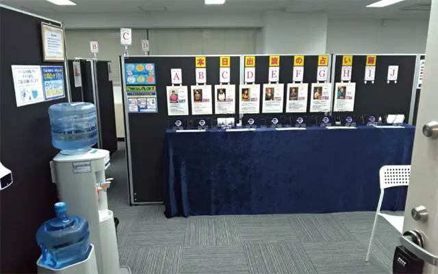 千里眼 名駅ささしま店の店内
