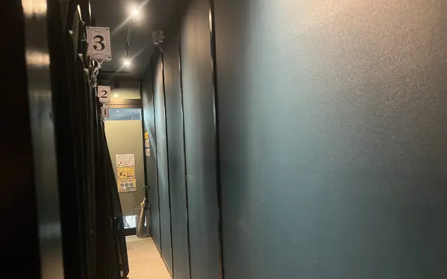 千里眼 富山総曲輪店の店内