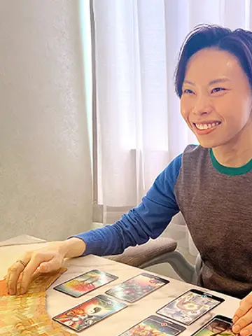 白玉ユキ先生(ルーナ 梅田店7Fの占い師)の写真