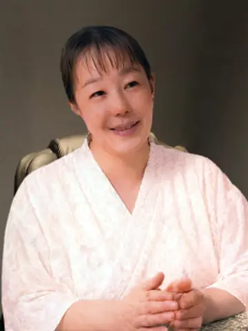 鈴鹿りんか先生(千里眼 佐賀唐人店の占い師)の写真