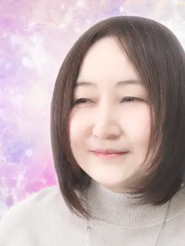 奉里先生（電話占いカリスの占い師）の写真