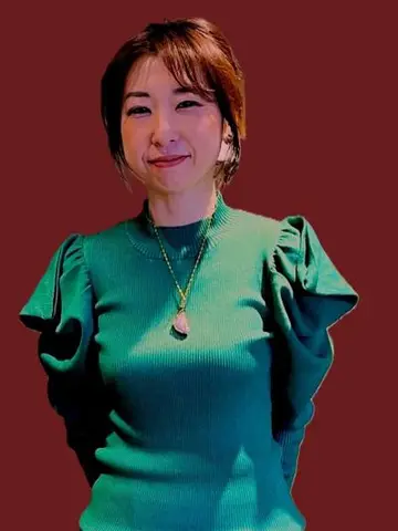 春瀬リナ先生(マリフォーチュン 小田急海老名ビナウォーク店の占い師)の写真