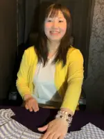 梛ライラ先生(千里眼 新宿西口店の占い師)の写真