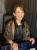 李聴先生（千里眼 新宿歌舞伎町サブナード店の占い師）の写真