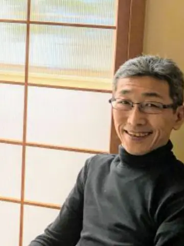 佐々木鉄晴先生（カモミール亭の占い師）の写真