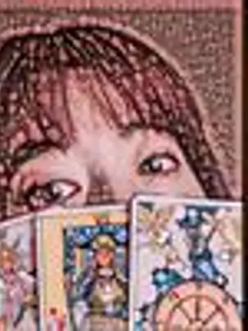 y_tarot先生（ココナラ電話占いの占い師）の写真