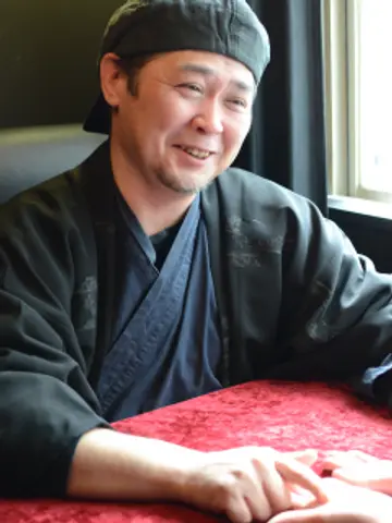 詠天先生（千里眼 アメリカ村店の占い師）の写真