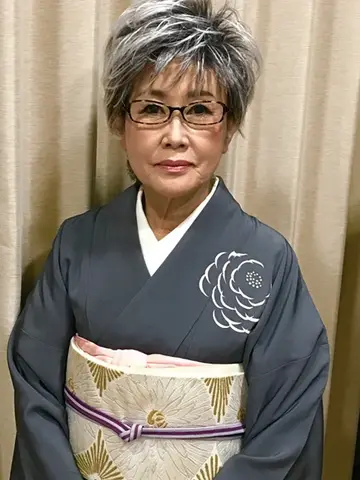 千峰先生(開運館E&E エソラ池袋鑑定所の占い師)の写真