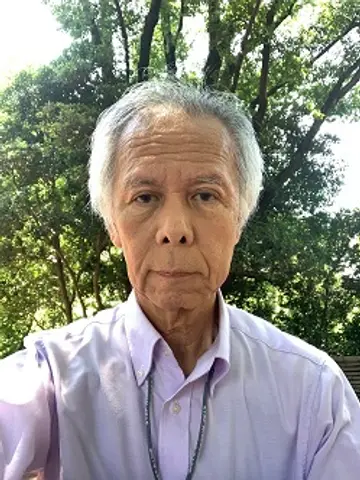 文殊心照先生（開運館E&E 泉北パンジョ鑑定所の占い師）の写真