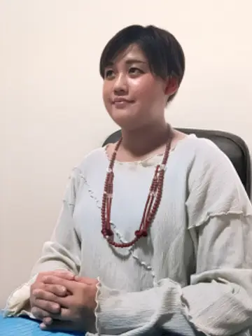 一ノ瀬麗華先生(千里眼 万代シテイ店の占い師)の写真