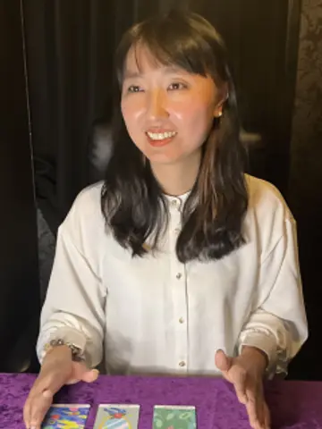 美愛里先生（千里眼 新宿歌舞伎町サブナード店の占い師）の写真