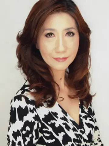 シャルロット・MARIKO先生(開運館E&E エチカ池袋鑑定所の占い師)の写真