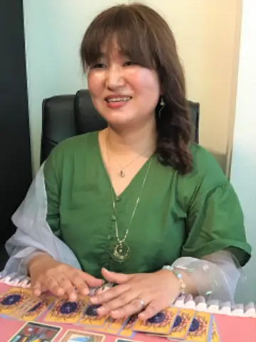 歩花先生(千里眼 天文館店の占い師)の写真