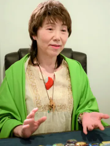 るん羽先生（千里眼 栄本店の占い師）の写真