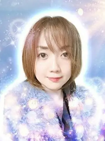 凛桜雫先生(みんなの電話占いの占い師)の写真