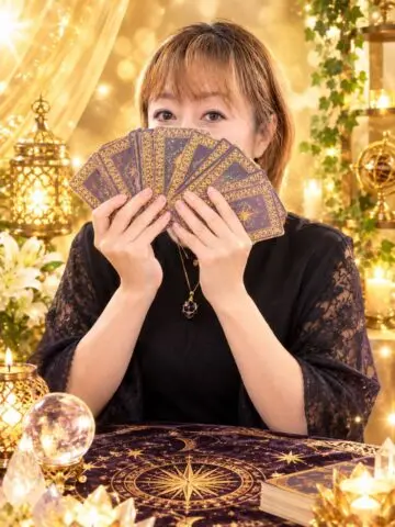 金華先生(占術の館 六芒星 狸小路2丁目本店の占い師)の写真