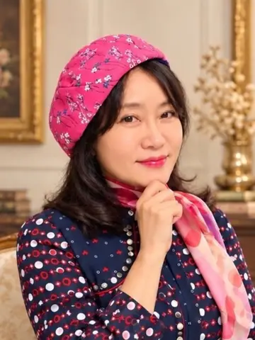 鴨符藍樹(カモフ・ランジュ)先生(ほしよみ堂 浅草店の占い師)の写真