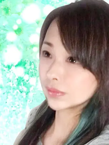 桜羽先生（電話占いカリスの占い師）の写真