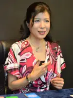 ダイアナ先生の写真