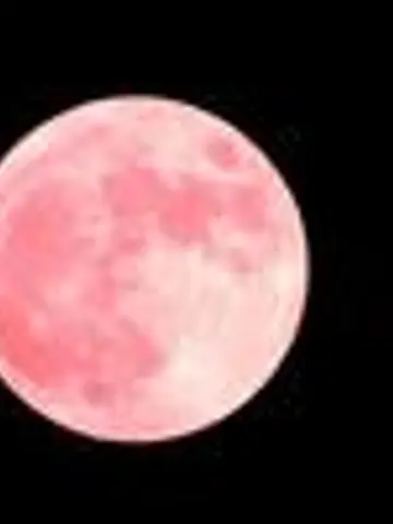 julymoonnana先生（ココナラ電話占いの占い師）の写真