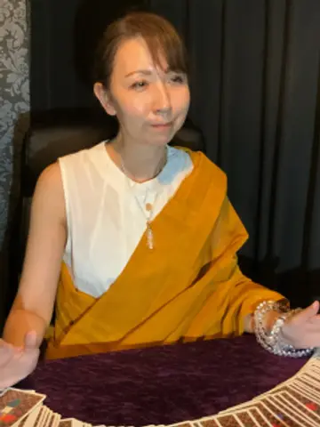 凌霜先生（千里眼 表参道店の占い師）の写真