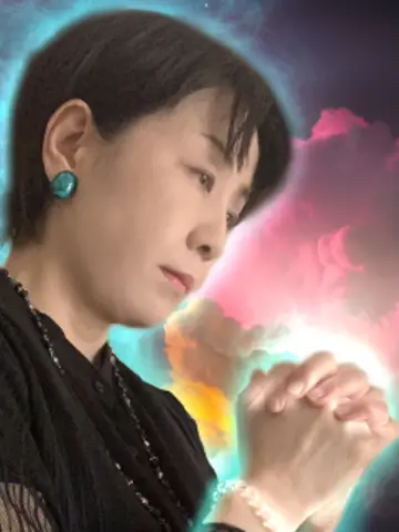 嗣視先生(電話占いクロトの占い師)の写真