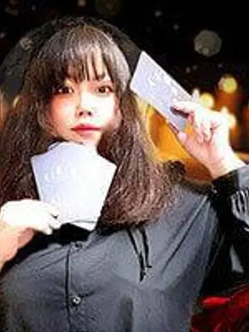 祈星来先生（電話占いエトワールの占い師）の写真