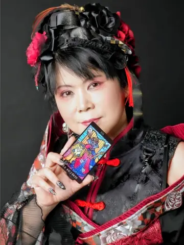 若村朱夏先生(開運館E&E ゆめタウン広島鑑定所の占い師)の写真