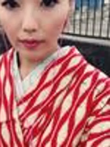 花萃10エレメンツ×アロマ先生(ココナラ電話占いの占い師)の写真
