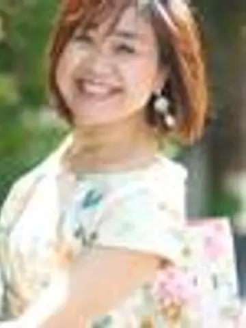 笑う婚活アドバイザー鑑定士竹野友理先生(ココナラ電話占いの占い師)の写真