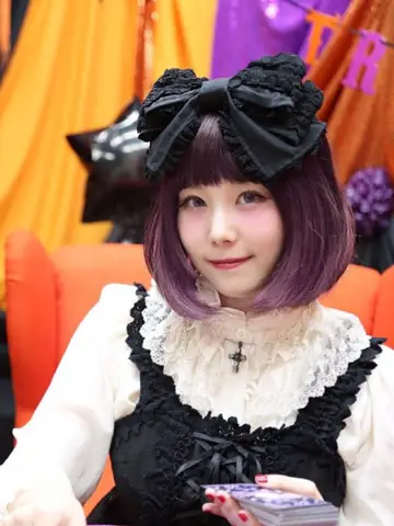 桜望巴千先生(ほしよみ堂 原宿店の占い師)の写真