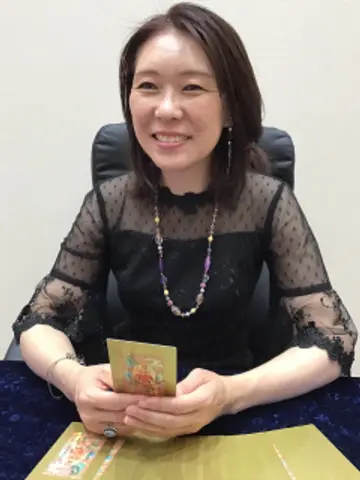 天彩花音先生（千里眼 イオンタウン釜石店の占い師）の写真
