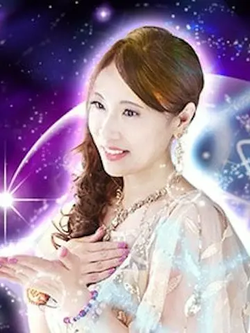 星藍先生（みんなの電話占いの占い師）の写真