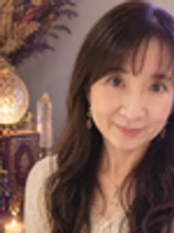 星乃うるは♡恋も将来も整える占い魔女先生（ココナラ電話占いの占い師）の写真