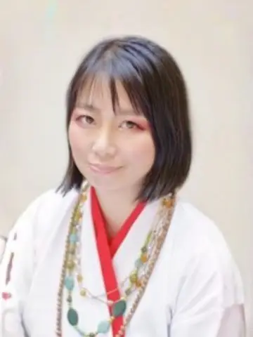 凡墓弥寿先生(ほしよみ堂 浅草店の占い師)の写真