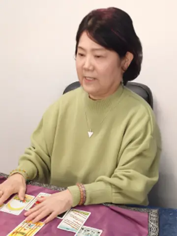 SEIMEI先生(千里眼 万代シテイ店の占い師)の写真