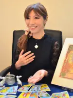 凛々穂先生(千里眼 石山駅前店の占い師)の写真