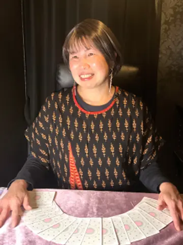 ティーナ先生(千里眼 新宿東口店の占い師)の写真