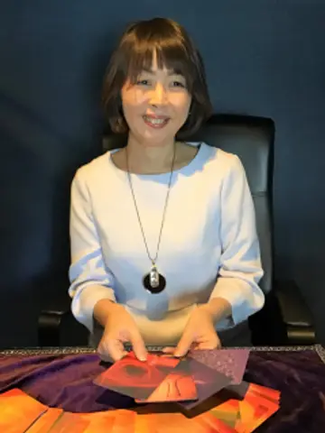 瀧原奈那子先生（千里眼 栄本店の占い師）の写真