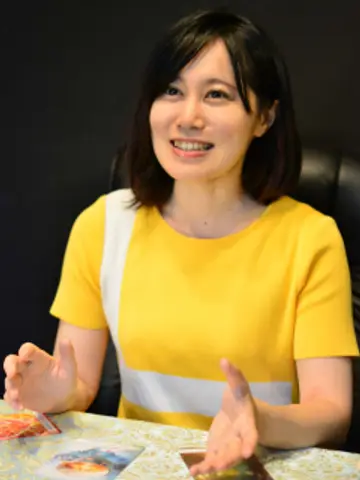 彩雲しゅり先生(千里眼 アメリカ村店の占い師)の写真