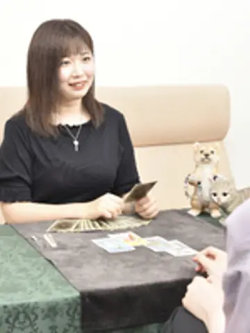 柊木彩音先生(Atlas(アトラス)の占い師)の写真