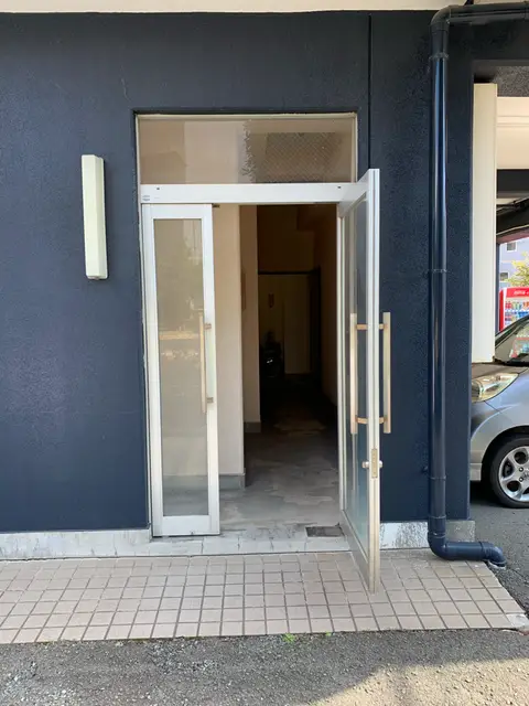 隠れ家的占いcafe&エステサロンReborn Storyの外観・入口
