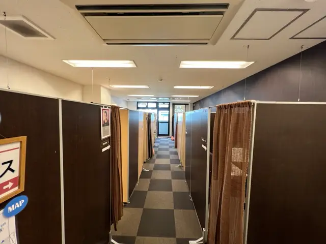 名古屋占いカフェの店内