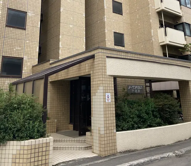 クローバーの外観・入口